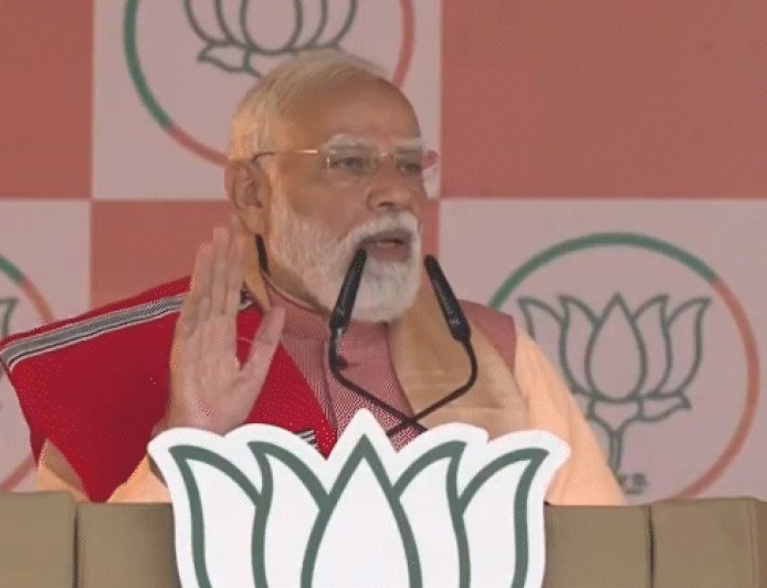 मोदी बोले- कांग्रेस के राजकुमार की हार की सेंचुरी पक्की:ममता ने कहा- भाजपा हमारा पैसा लूट रही और झूठ बोल रही