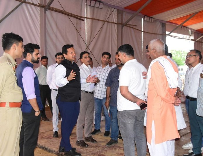 सीएम सैनी 5 अप्रैल को महम में करेंगे 'विकास रैली:उपायुक्त ने तैयारियों का लिया जायजा, करोड़ों की परियोजनाओं का करेंगे उद्घाटन