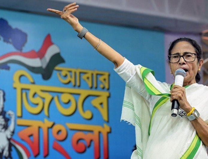 बंगाल विधानसभा चुनावों से पूर्व फिर खेल हुआ प्रारंभ, आखिर कब तक बचाव कर पाएंगी ममता दीदी?