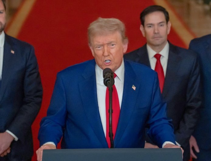 Donald Trump का बड़ा बयान: अमेरिकी विमानों के गिरने से ईरान के साथ बातचीत पर नहीं पड़ेगा असर