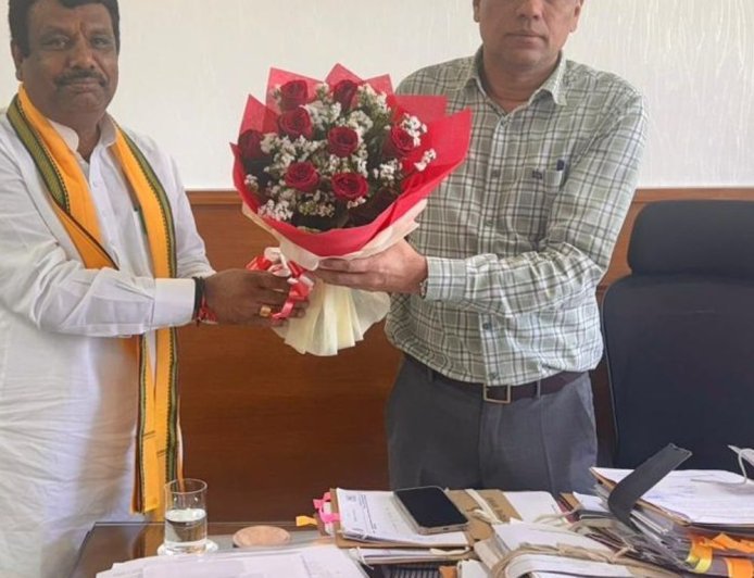 यूएलबी के अतिरिक्त मुख्य सचिव से मिले सिरसा चेयरमैन:बोले-30 करोड़ की सड़कें, ऑडिटोरियम, लाइब्रेरी-स्टाफ भर्ती एवं लंबित फाइलों पर हुई चर्चा