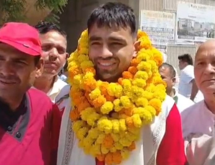 लोकेश चौहान ने एशियन बॉक्सिंग चैंपियनशिप में जीता ब्रॉन्ज:फरीदाबाद के खिलाड़ी ने मंगोलिया में लहराया परचम, राज्य मंत्री ने किया सम्मानित