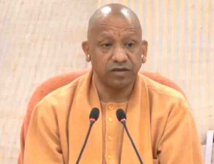 Yogi Adityanath ने Asha Bhosle के निधन पर जताया शोक, बोले- देश में गूंजते रहेंगे उनके मधुर स्वर