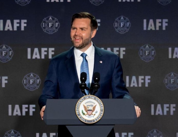 US-Iran Peace Talks । बेनतीजा बैठक के बाद इस्लामाबाद से खाली हाथ लौटे JD Vance, ईरान के अड़ियल रुख की आलोचना की