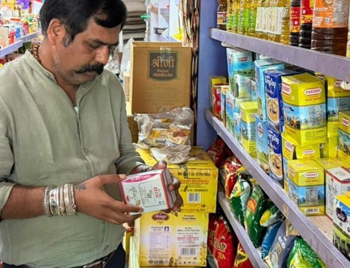 पाली में मिलावट के शक में 27 टीन घी सीज:शादियों की सीजन में मिलावट के शक में कारवाई, सैंपल जांच के लिए भेजे