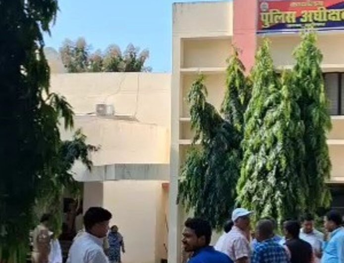 कुशीनगर में 5 साल की बच्ची से दुष्कर्म:पड़ोसी आरोपी गिरफ्तार, सेवरही थाने में केस दर्ज