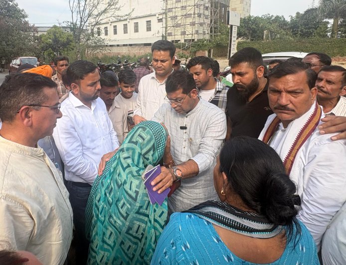 दुआ गैस एजेंसी का फर्जीवाड़ा आया सामने उपभोक्ताओ के नाम से एजेंसी द्वारा स्वयं बुकिंग कर की जा रही थी गैस कि कालाबाजारी! विधायक शिव अरोड़ा के साथ भी हुआ ऐसा हीं घटनाक्रम*