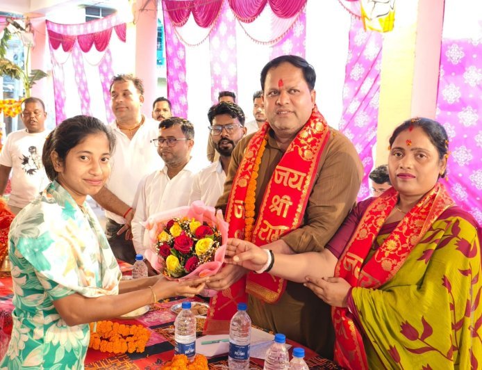 ट्रिपल इंजन सरकार में तेज हुई विकास की रफ्तारः महापौर