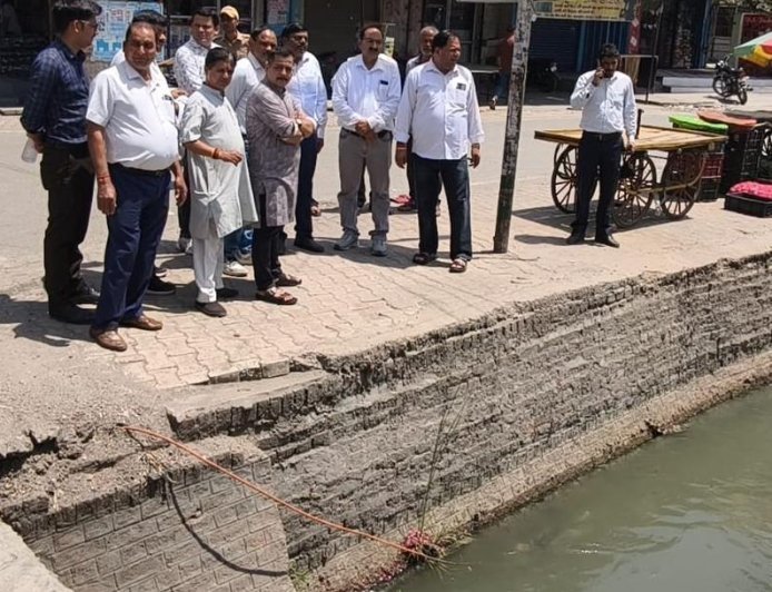 तीन पानी डैम के पुनर्निर्माण के लिए महापौर ने अधिकारियों के साथ किया सर्वे