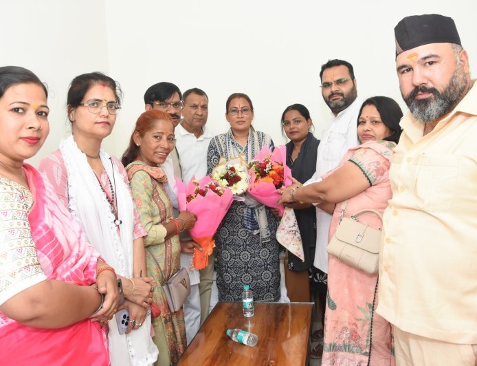 महिला आरक्षण पर विरोध करने वालों को जनता सिखाएगी सबक : रेखा आर्या