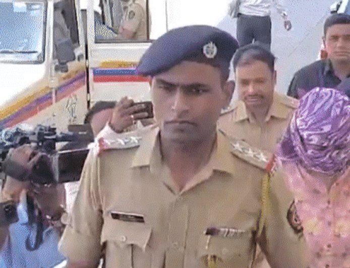 'टीम लीडर गलत तरीके से छूता था':नासिक TCS की इंजीनियर का दावा- आरोपी कहते थे महिलाएं बुर्का नहीं पहनतीं, इसलिए रेप होता है