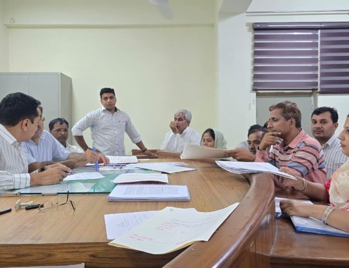 सोनीपत निगम चुनाव का अंतिम दिन हुआ नामांकन:13 मेयर और 110 पार्षदों की लिस्ट; बीजेपी-कांग्रेस से नाराज प्रत्याशियों ने भरे पर्चे