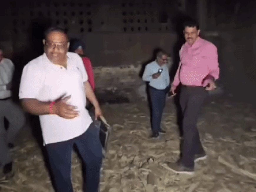 यमुनानगर की फैक्ट्री में CM फ्लाइंग की रेड:खैर की लकड़ी से भरा ट्रक पकड़ा; छिलाई के बाद दूसरी जगह सप्लाई करते है