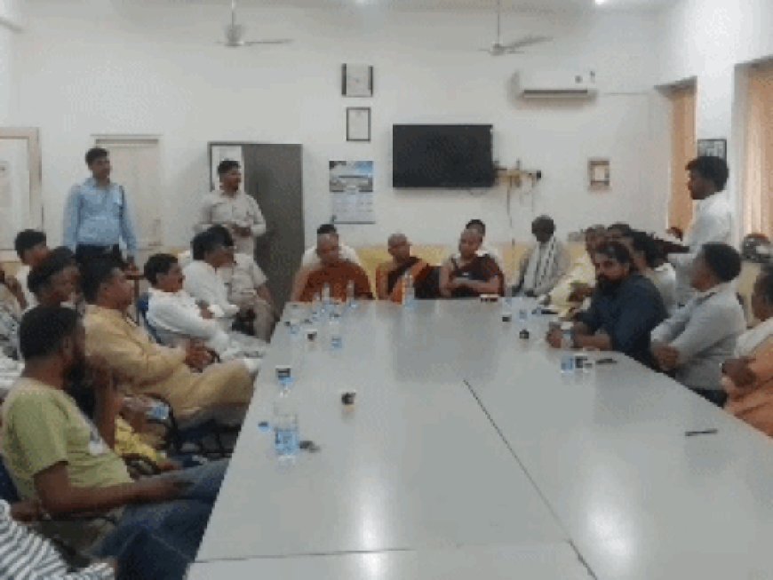 महिला कर्मचारियों से पीरियड्स के सबूत मांगने का मामला:रोहतक MDU में हुई पंचायत, कमेटी बनाकर न्याय की लगाएंगे गुहार, आंदोलन की तय होगी रूपरेखा