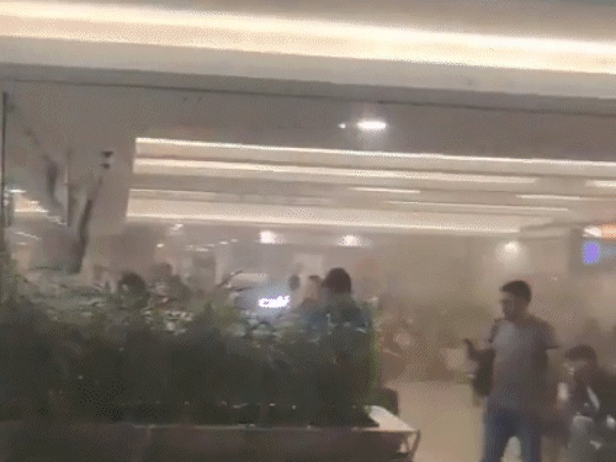 मुंबई एयरपोर्ट के टर्मिनल-1 में आग लगी:रनवे एरिया से धुआं उठा, गेट बंद किए; कुछ उड़ानें रोकी गईं