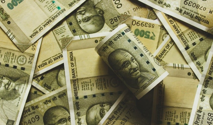 कैबिनेट के बड़े फैसले: सरकारी कर्मचारियों को 2% अतिरिक्त DA, 13,000 करोड़ का मैरीटाइम फंड और PMGSY का विस्तार