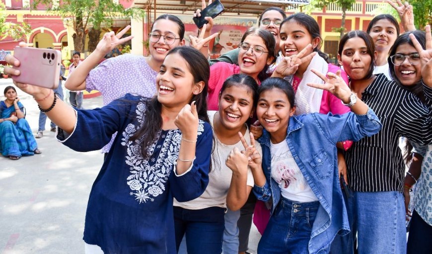 UP Board 10th and 12th Result का Countdown शुरू, किसी भी वक्त आ सकता है रिजल्ट, जानें Passing Marks और कैसे चेक करें परिणाम!