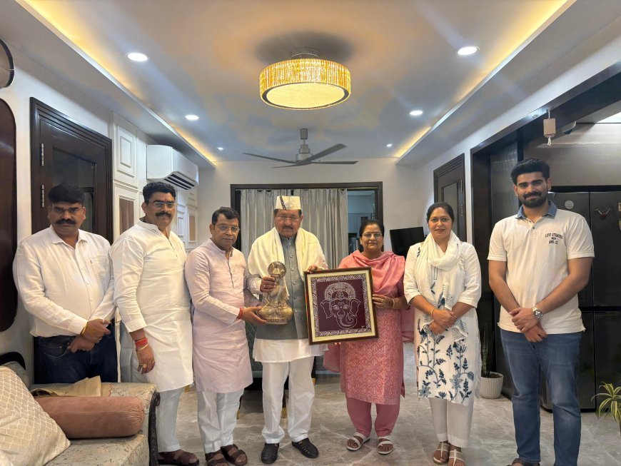 कैबिनेट मंत्री भरत सिंह चौधरी पहुंचे रुद्रपुर विधायक आवास! विधायक शिव अरोरा ने पार्टी कार्यकर्त्ताओ व परिवार संग किया मंत्री भरत सिंह चौधरी का जोरदार स्वागत*