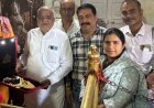 हिमाचल के मंदिर में 100 ग्राम सोने का हार चढ़ाया:महाराष्ट्र से आए श्रद्धालु बोले- मां की कृपा से मन्नत पूरी हुई