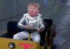 Tesla जैसी गाड़ी में फंसे Donald Trump, Iran ने AI Video में लाचारी का उड़ाया मजाक