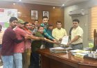 भारतीय मजदूर संघ के कम्पनी गेट के बाहर लगे यूनियन के झंडे को सिडकुल प्रशासन द्वारा हटाने के विषय पर विधायक शिव अरोरा के नेतृत्व मे जिला अधिकारी को सौपा ज्ञापन*