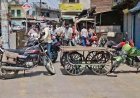 जालौन मेडिकल कॉलेज में व्यापारी से मारपीट:व्यापारियों ने बाजार बंद कर घंटाघर चौराहे पर किया प्रदर्शन, कार्रवाई की मांग