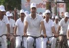 टोंक SP ने 150 पुलिसकर्मियों के साथ चलाई साइकिल:बोले-फिटनेस जरूरी है; 300 से अधिक लोगों ने किया सामूहिक योग