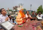 त्रिशूल चौक की भव्यता देखकर अभिभूत हुए स्वामी यतीन्द्रानंद गिरि