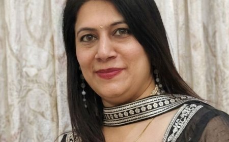 हिसार में छाती में प्रेस घोंपकर पत्नी की हत्या:गला दबाने के भी निशान; फोन न उठाने पर भाई ससुराल आया तो लाश मिली
