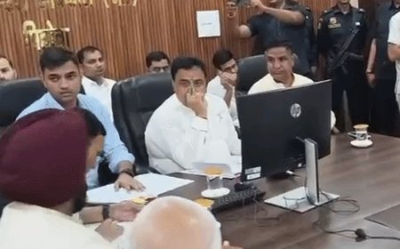 कुरुक्षेत्र में डिप्टी स्पीकर की अधिकारियों के साथ समीक्षा बैठक:नाली-सीवरेज सफाई के निर्देश; मिड्ढा बोले- काम में लापरवाही हुई तो कार्रवाई होगी