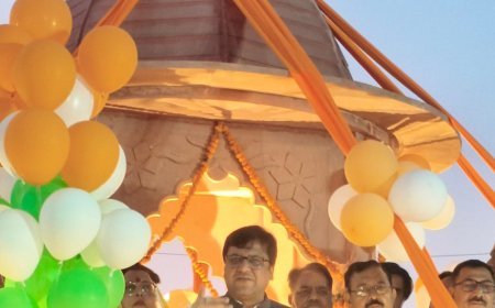अब सिनेमा चौराहा नहीं भगवान गौतम बुद्ध चौक कहलाएगा:आबकारी मंत्री नितिन अग्रवाल ने गौतम बुद्ध प्रतिमा का अनावरण किया