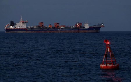 Hormuz Strait में फिर भड़की आग, Donald Trump के 'Project Freedom' से बढ़ा युद्ध का खतरा