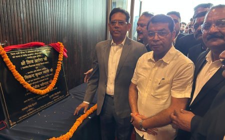 जिला जज परिसर में विधायक शिव अरोरा ने सभागार (सेन्ट्रल हॉल) के नवीनीकरण सौंदर्यकरण कार्य का फीता काटकर किया लोकार्पण*