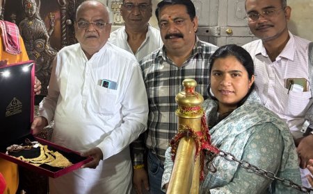 हिमाचल के मंदिर में 100 ग्राम सोने का हार चढ़ाया:महाराष्ट्र से आए श्रद्धालु बोले- मां की कृपा से मन्नत पूरी हुई