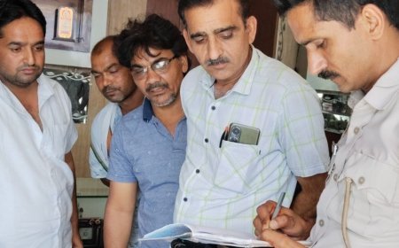 भिवानी में सोने के जेवर लेकर दो युवक फरार:ग्राहक बनकर दुकान पर पहुंचे, ₹1 हजार दिए एडवांस; जांच में आभूषण मिले कम