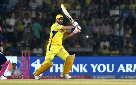 मैदान के बाद Tax भरने में भी MS Dhoni की बादशाहत, Bihar-Jharkhand में बने नंबर 1