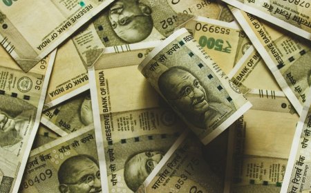 Hormuz Crisis | होर्मुज़ संकट का असर! रुपया 45 पैसे लुढ़का, कच्चा तेल $101 के पार- बाज़ारों में हाहाकार
