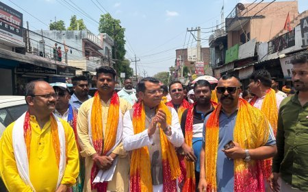 रविंद्र नगर मे कल से शुरू होने वाले अखण्ड नाम सकीर्तन पूर्व आयोजित हुई कलश यात्रा मे शामिल हुऐ विधायक शिव अरोरा*