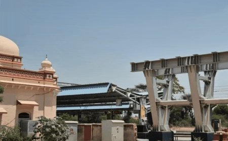 झुंझुनूं रेलवे स्टेशन:फुटओवर ब्रिज का ढांचा तैयार, लिफ्ट के लिए यात्रियों को करना होगा लंबा इंतजार