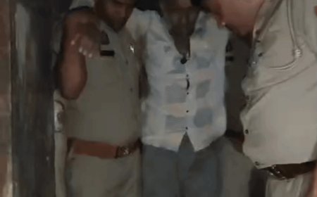 जांच करने पहुंची पुलिस पर गो तस्कर ने किया हमला:शामली में कुल्हाड़ी से कांस्टेबल घायल, मुठभेड़ के दौरान आरोपी के पैर में लगी गोली