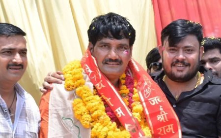 बीजेपी नेता पर भारी पड़ा सैकड़ों गाड़ियों का काफिला, पार्टी ने जिला अध्यक्ष पद से की छुट्टी