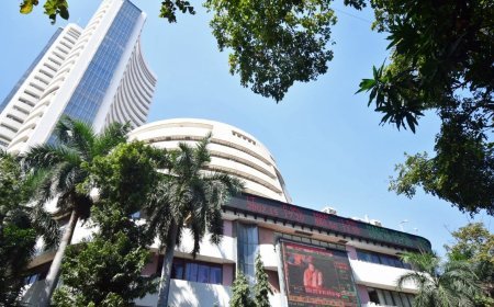 Indian Stock Market Update | वैश्विक मंदी के दबाव में लुढ़का भारतीय बाजार, सेंसेक्स 394 अंक गिरा, निफ्टी 23,450 के करीब