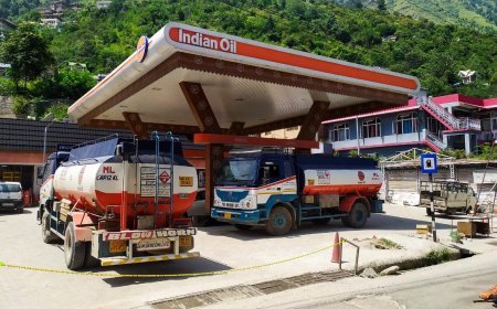 Fuel Prices Hiked In India | पेट्रोल-डीजल की कीमतों में फिर 90 पैसे की बढ़ोतरी, दो साल बाद रिकॉर्ड स्तर पर पहुँचे दाम