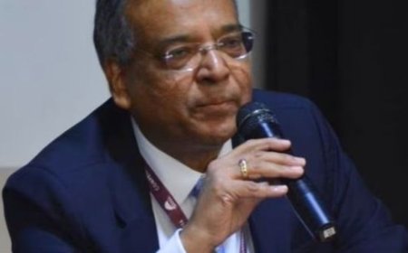 घर में आग लगने से रिटायर्ड IAS अफसर की मौत:AC ब्लास्ट हुआ था; कॉम्पिटीशन कमीशन के पहले चेयरमैन थे धनेंद्र कुमार