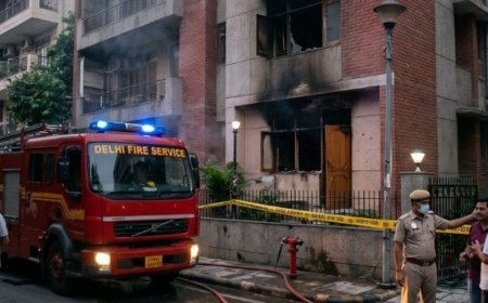 भास्कर अपडेट्स:दिल्ली के हौज खास में पूर्व IAS की मौत, AC फटने की आशंका