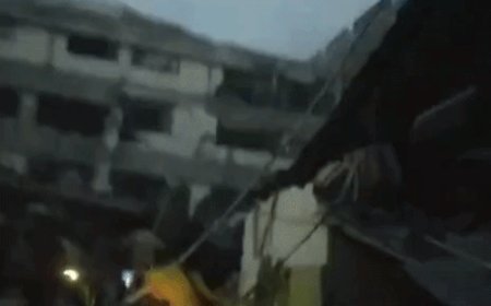 साकेत बिल्डिंग हादसे पर एमसीडी का एक्शन:2 इंजीनियरों को किया सस्पेंड; दबने से 4 लोगों की मौत, 10 लोग घायल