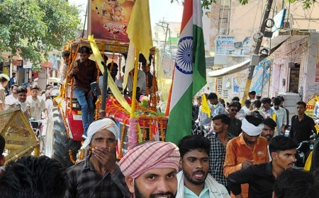 फर्रुखाबाद में अहिल्याबाई होल्कर जयंती पर शोभायात्रा निकाली गई:भारत के इतिहास की सम्मानित और दूरदर्शी महिला शासकों में से एक
