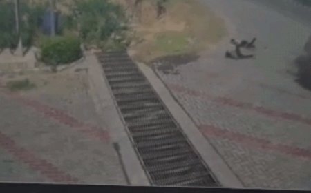 दौसा में एनएच-21 पर भीषण सड़क हादसा, VIDEO:बाइक को टक्कर मारने के बाद स्कॉर्पियो पलटी; एक की मौत, पांच घायल