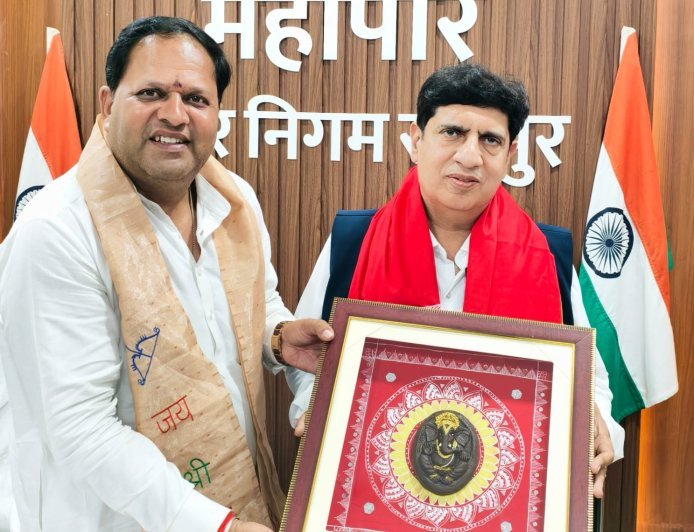 प्रभारी मंत्री प्रदीप बत्रा का नगर निगम में जोरदार स्वागत