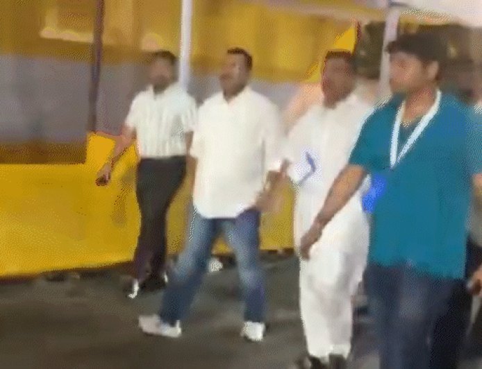 सुवेंदु अधिकारी कोलकाता के EVM स्ट्रॉन्ग रूम में पहुंचे:ममता कल यहीं 4 घंटे रुकी थीं; सुप्रीम कोर्ट में कल TMC की याचिका पर सुनवाई